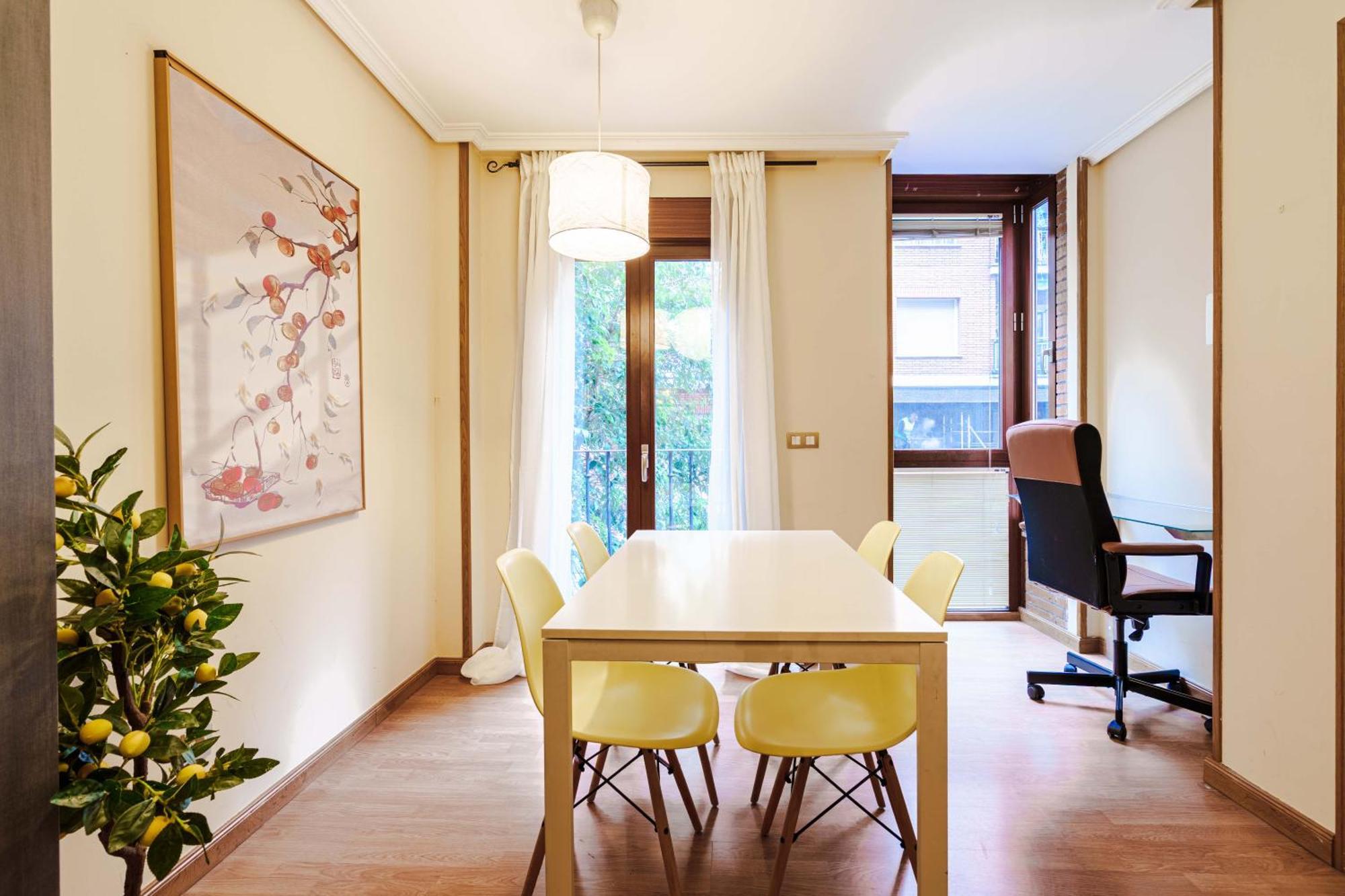 Balcon Con Luz Natural — Photos 1